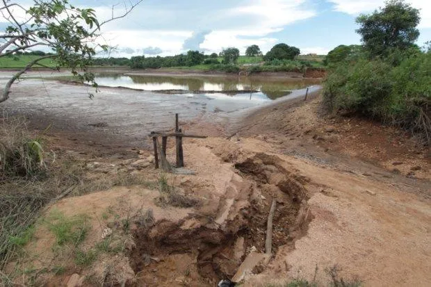 ROMPIMENTO DE BARRAGEM EM PONTALINA/GO